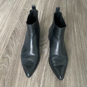 & Other Stories Leather Chelsea Boots (Fits a 7.5)